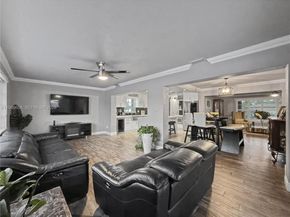 11040 NW 22nd St, Pembroke Pines FL 33026