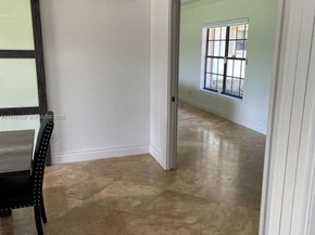 19265 E Saint Andrews Dr, Hialeah FL 33015