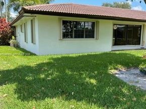 19265 E Saint Andrews Dr, Hialeah FL 33015