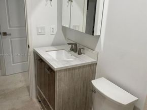 19265 E Saint Andrews Dr, Hialeah FL 33015