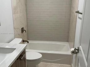 19265 E Saint Andrews Dr, Hialeah FL 33015