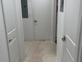 19265 E Saint Andrews Dr, Hialeah FL 33015
