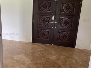 19265 E Saint Andrews Dr, Hialeah FL 33015