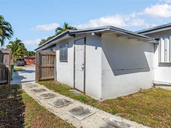 3120 SW 17th St, Fort Lauderdale FL 33312