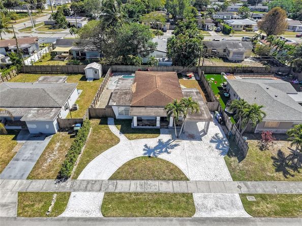 3120 SW 17th St, Fort Lauderdale FL 33312