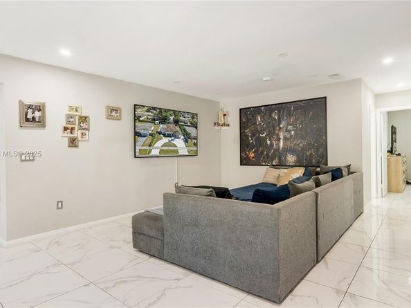 3120 SW 17th St, Fort Lauderdale FL 33312