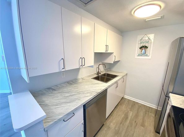 1185 Marseille Dr 307, Miami Beach FL 33141