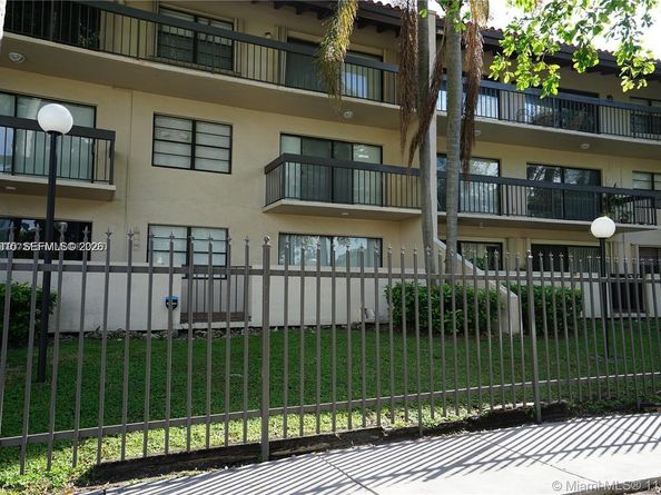 5201 Orduna Dr 12, Coral Gables FL 33146