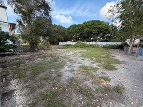 2961 NW 59th St, Miami FL 33142