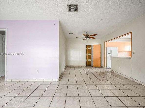 4480 NW 201st St, Miami Gardens FL 33055
