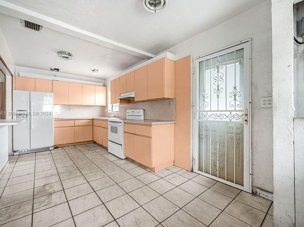 4480 NW 201st St, Miami Gardens FL 33055