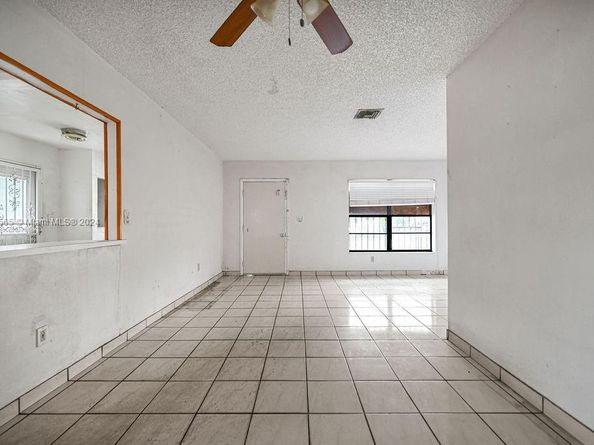 4480 NW 201st St, Miami Gardens FL 33055