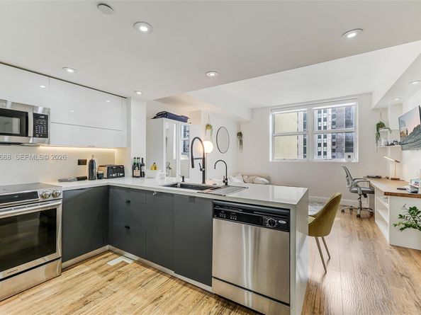 111 E Flagler St 708, Miami FL 33131