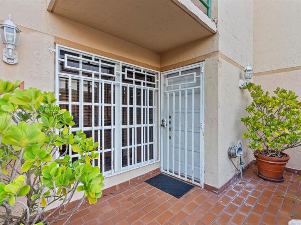 11840 SW 18th Ter 94, Miami FL 33175