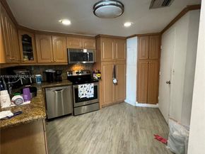 905 Brickell Bay Dr 1530, Miami FL 33131