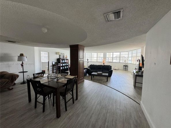 905 Brickell Bay Dr 1530, Miami FL 33131