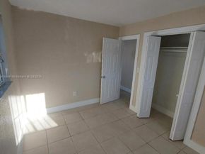 1574 NW 58th St, Miami FL 33142