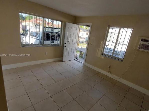1574 NW 58th St, Miami FL 33142