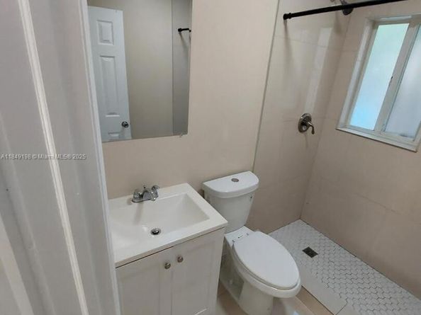 1574 NW 58th St, Miami FL 33142