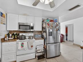 1125 NW 69th Ave, Margate FL 33063