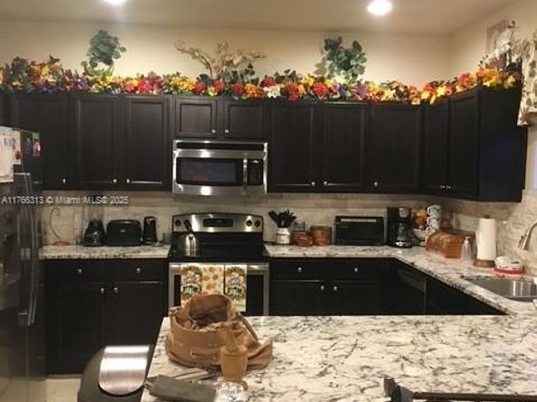 595 SE 33rd Ter, Homestead FL 33033