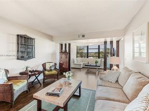 1719 Whitehall Dr 406, Davie FL 33324