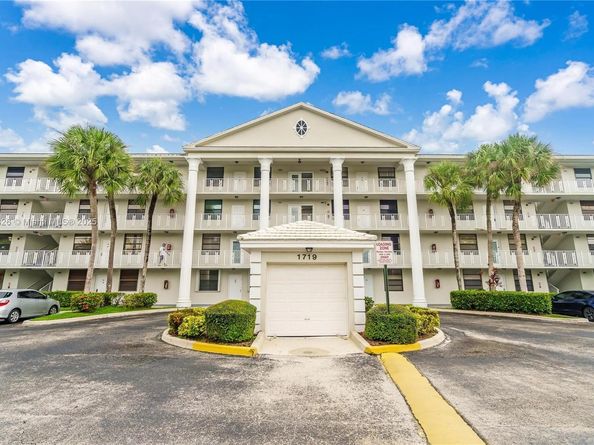 1719 Whitehall Dr 406, Davie FL 33324
