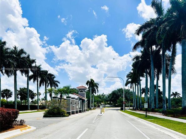 16541 Turquoise Trl, Weston FL 33331
