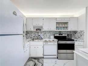 2731 NE 14th St Cswy 812, Pompano Beach FL 33062