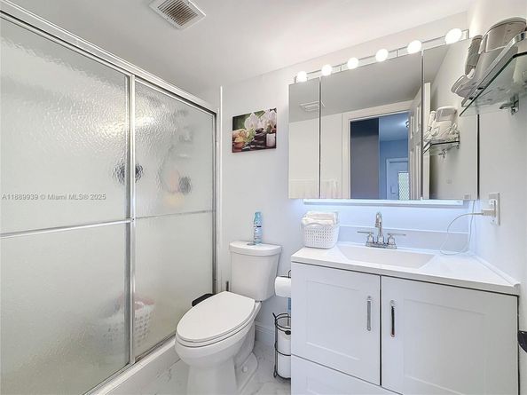 2731 NE 14th St Cswy 812, Pompano Beach FL 33062