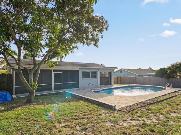 1732 N 16th Ave N, Lake Worth FL 33460