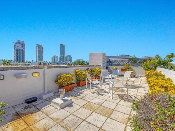 243 Meridian Ave 211, Miami Beach FL 33139