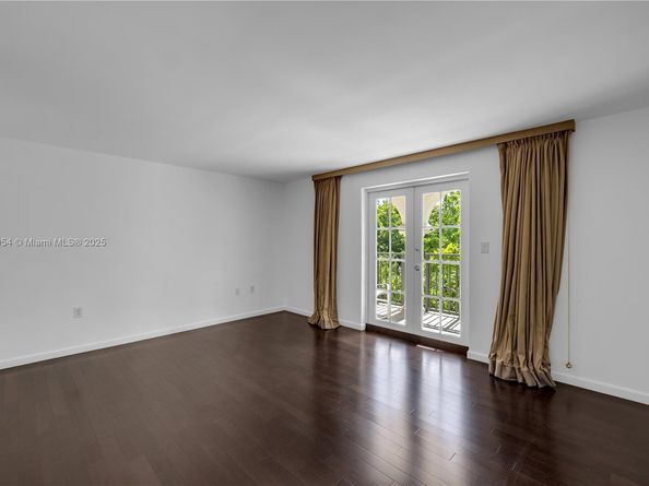 243 Meridian Ave 211, Miami Beach FL 33139