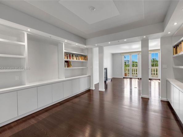 243 Meridian Ave 211, Miami Beach FL 33139