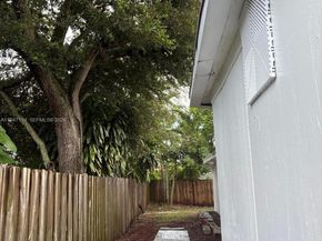 6104 SW 33rd St, Miramar FL 33023