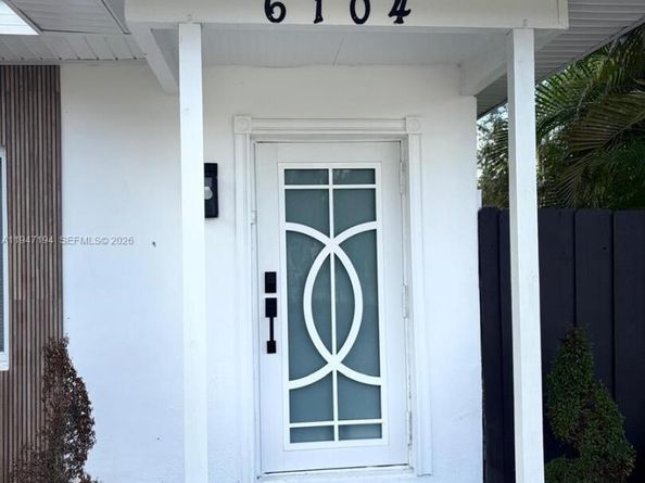 6104 SW 33rd St, Miramar FL 33023