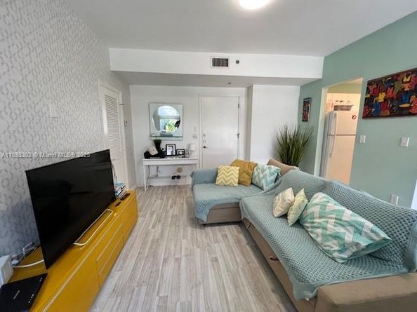 1614 Pennsylvania Ave 2I, Miami Beach FL 33139