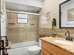 1641 NW 96 Terrace, Pembroke Pines FL 33024