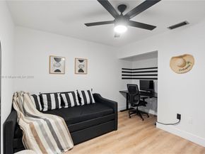 1641 NW 96 Terrace, Pembroke Pines FL 33024