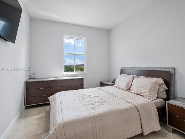 2423 NW 131st Cir, Miami FL 33167