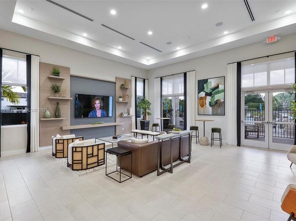 2423 NW 131st Cir, Miami FL 33167