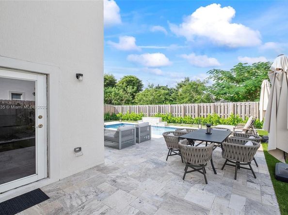 2423 NW 131st Cir, Miami FL 33167