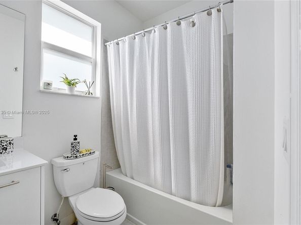 2423 NW 131st Cir, Miami FL 33167