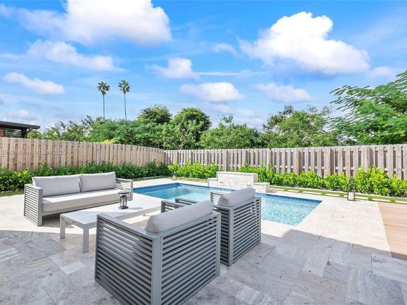 2423 NW 131st Cir, Miami FL 33167