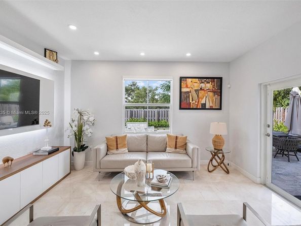 2423 NW 131st Cir, Miami FL 33167