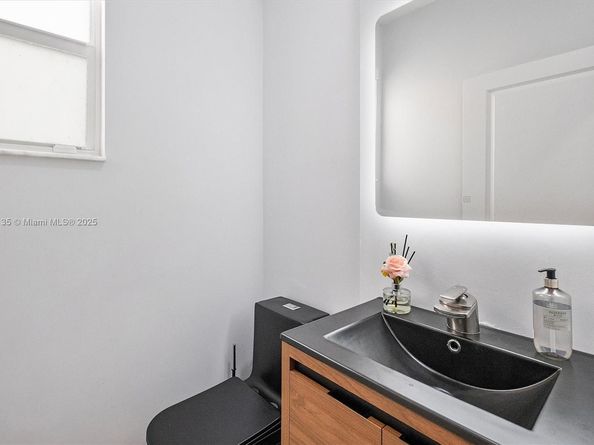 2423 NW 131st Cir, Miami FL 33167