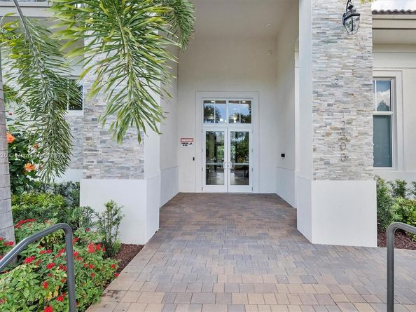 2423 NW 131st Cir, Miami FL 33167