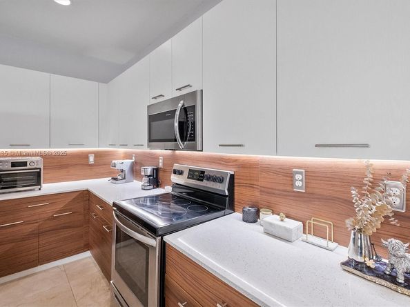 2423 NW 131st Cir, Miami FL 33167