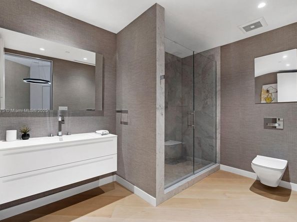 6800 Fisher Island Dr 6811, Miami Beach FL 33109