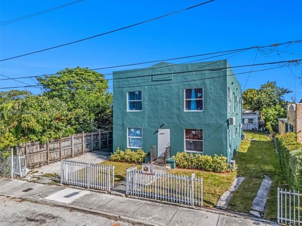 1075 NW 30th St, Miami FL 33127